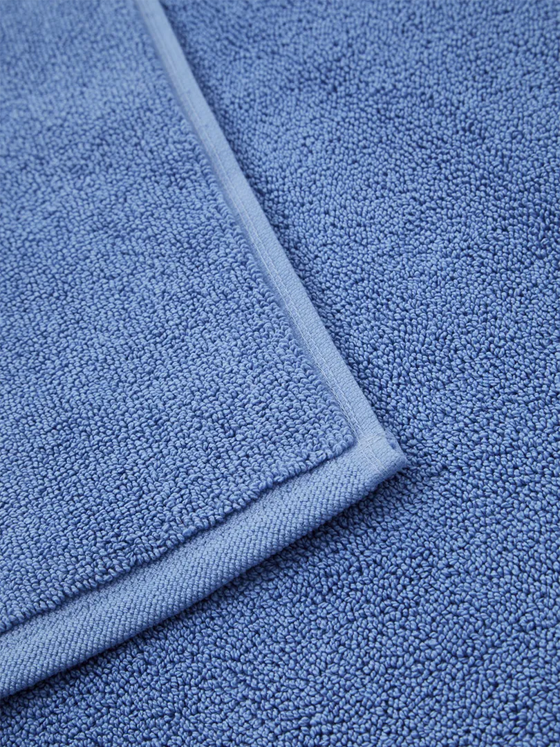 Bath Mat in Clear Blue