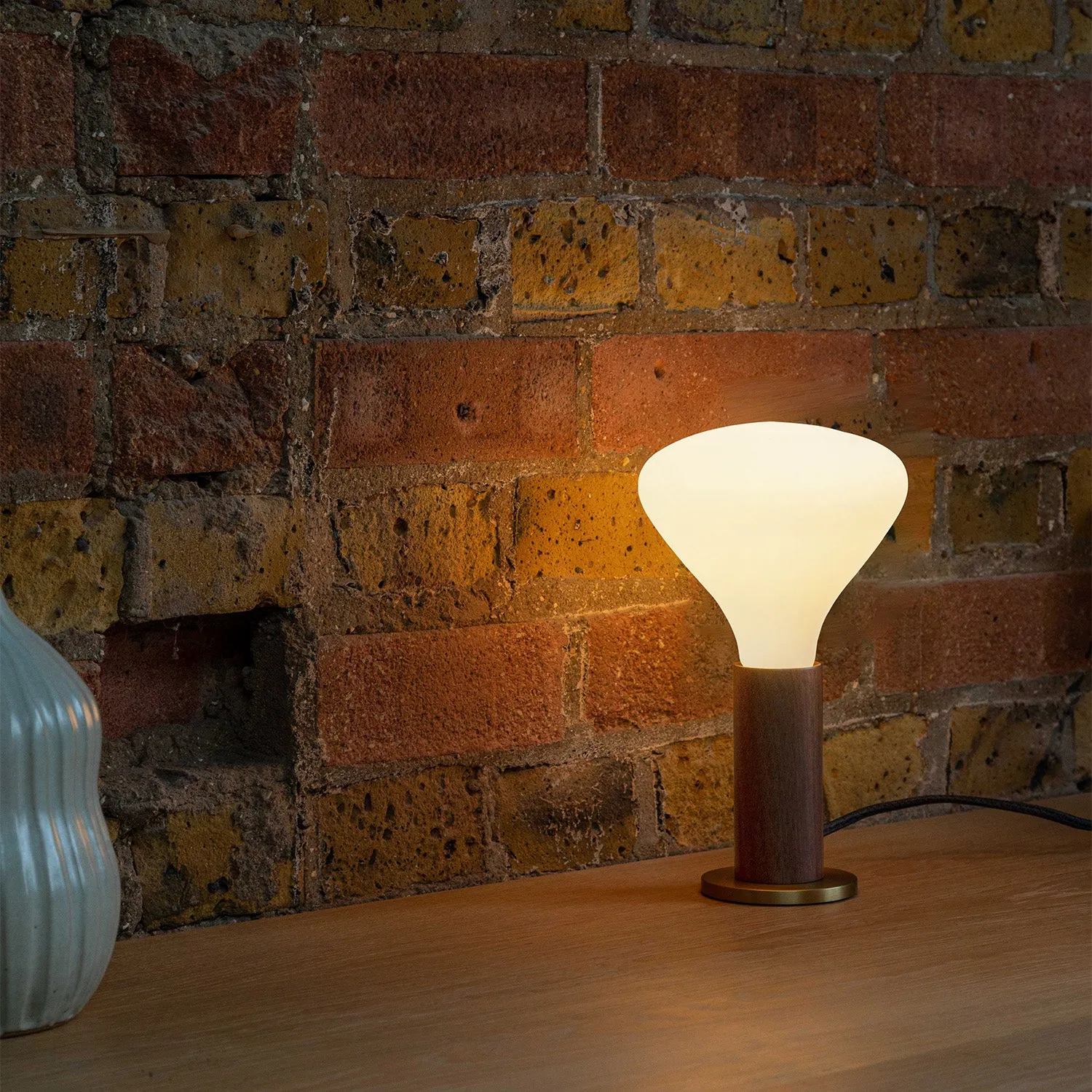 Knuckle Table Lamp in Walnut   Noma