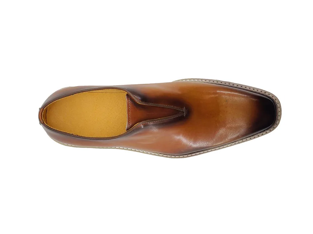 Laceless Loafer with Contrast color lightweight sole