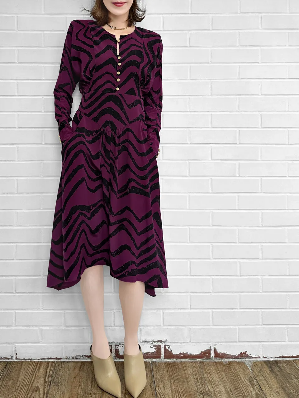 Last Chance! Wavy Stripe Button Details High/Low Silky Retro Dress