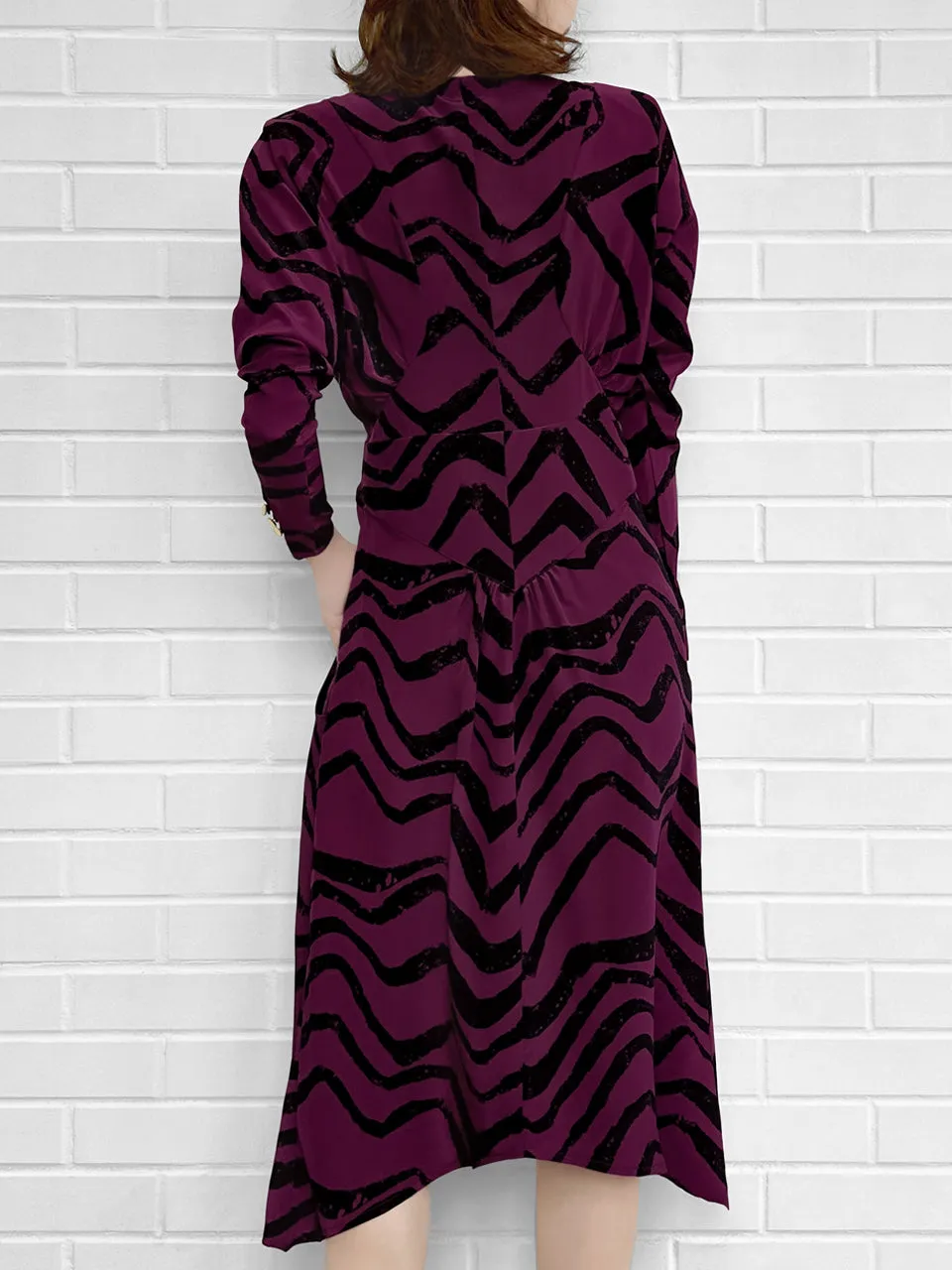 Last Chance! Wavy Stripe Button Details High/Low Silky Retro Dress