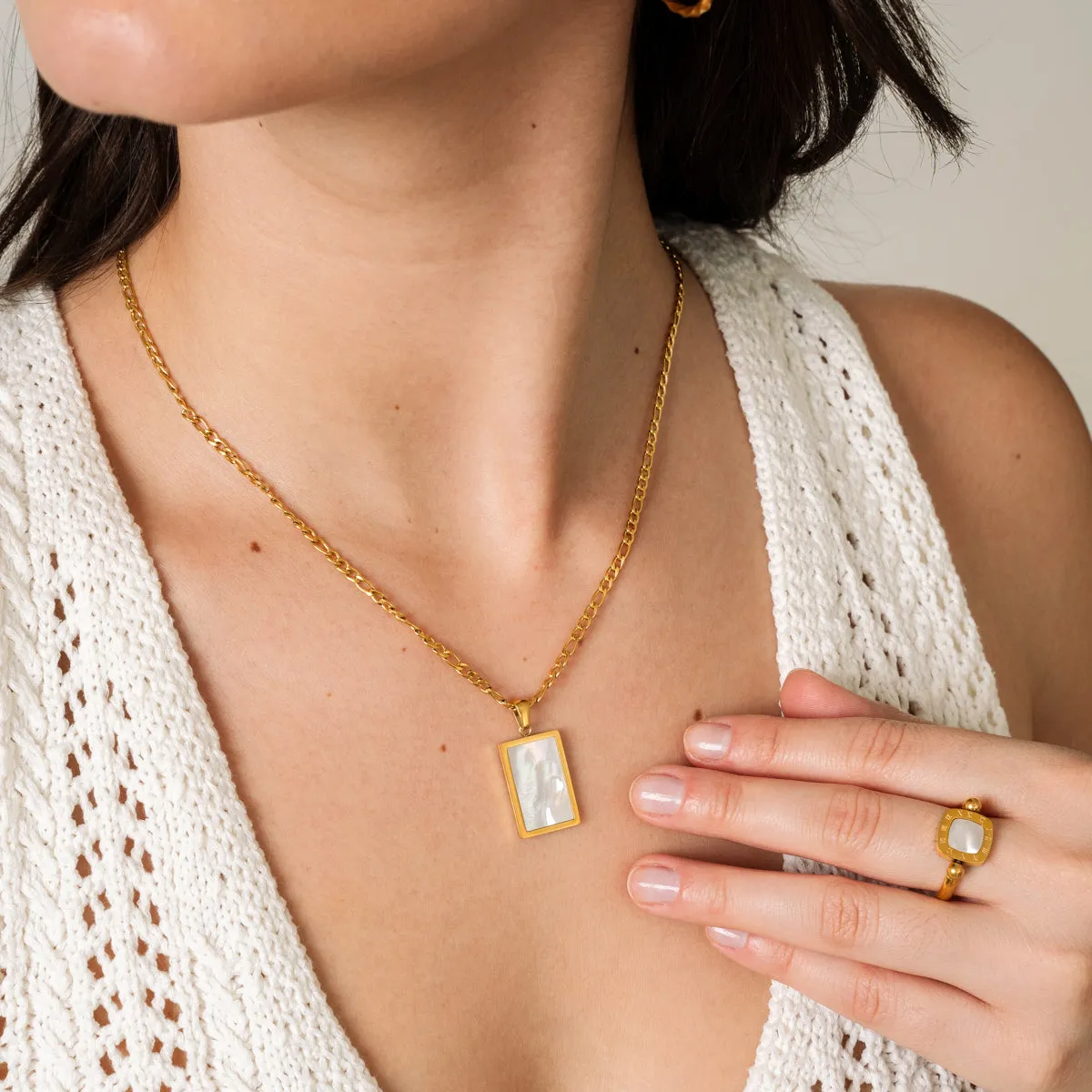 Shell Rectangle Pendant Necklace - Gold