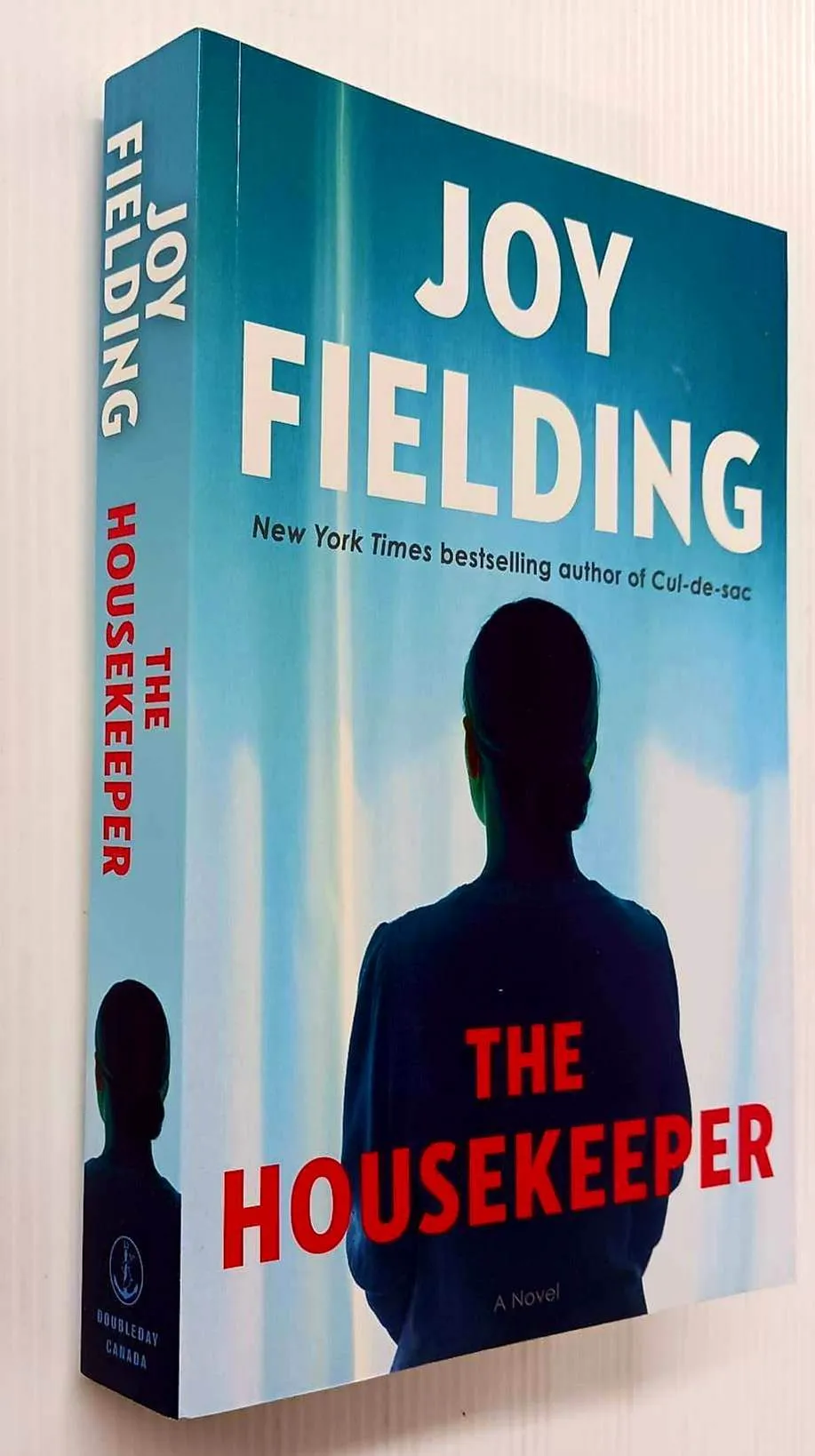 THE HOUSEKEEPER - Joy Fielding